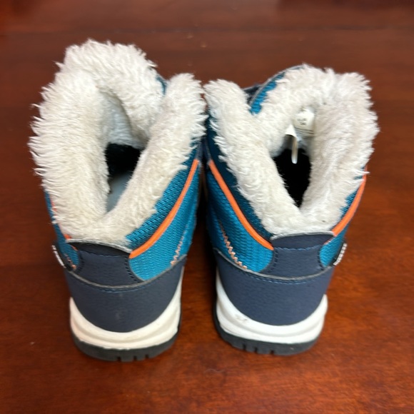 Mountain Warehouse winter boots. Boys size 8US toddler - Picture 3 of 7